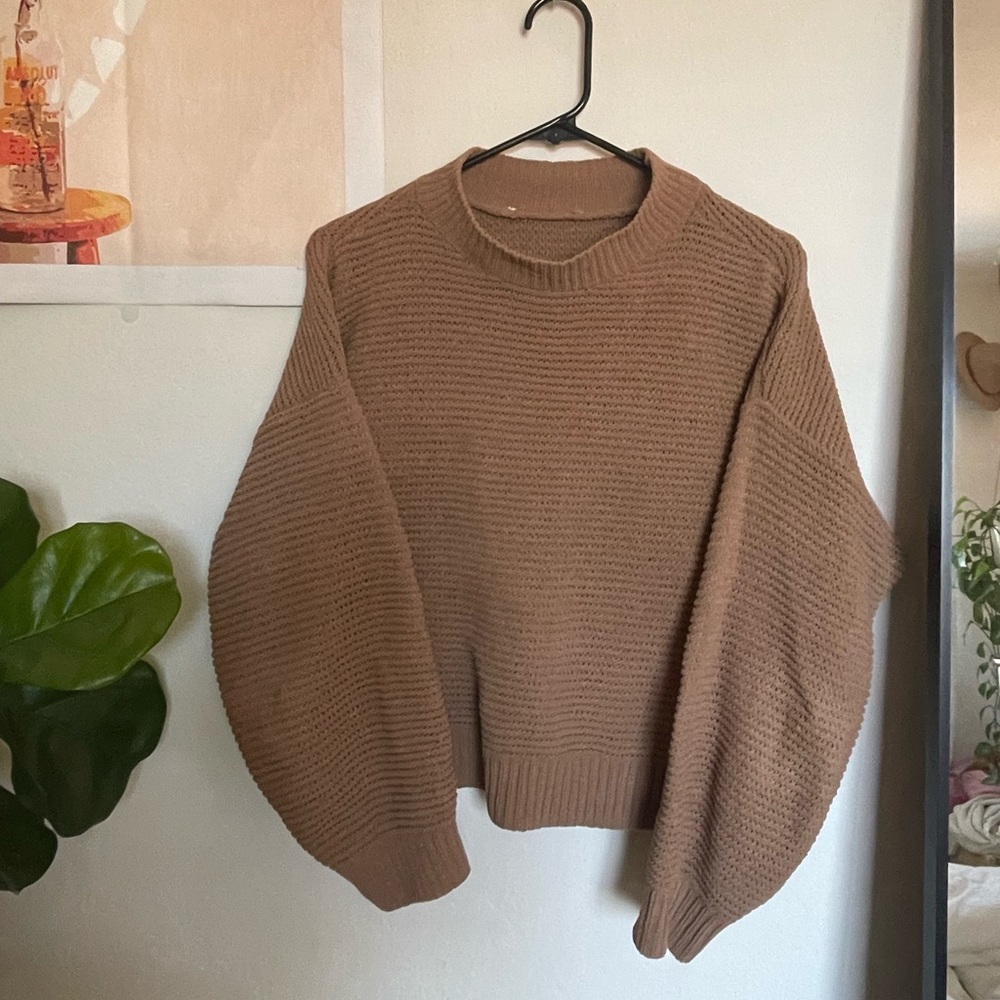Hollister sweater